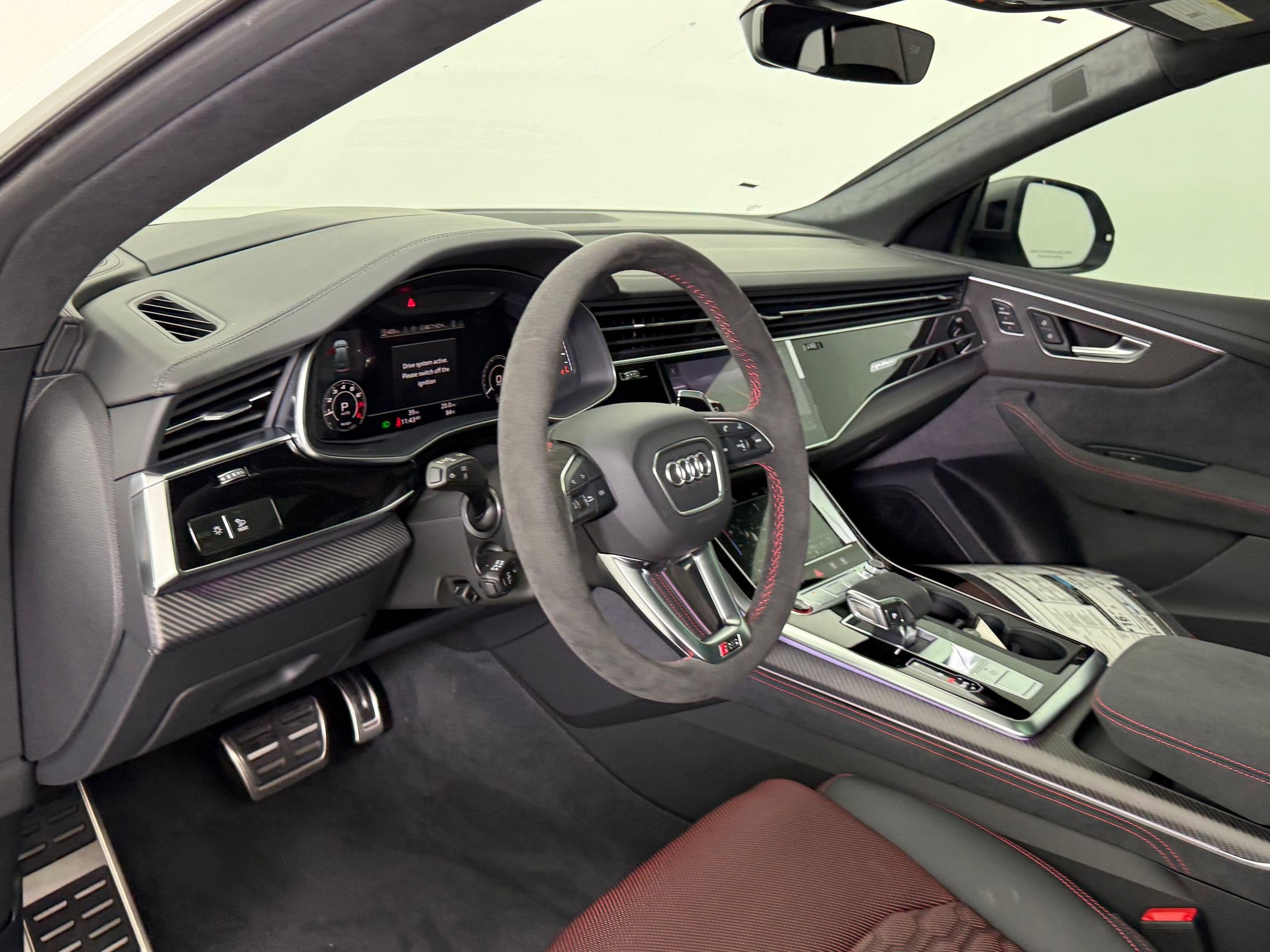 2025 Audi RS Q8 photo 4