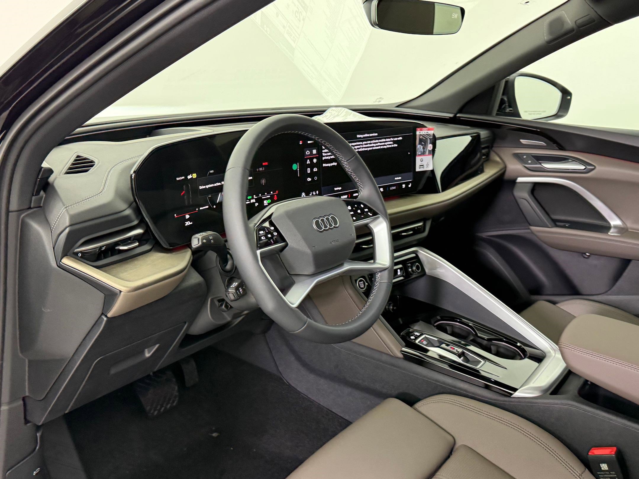 2025 Audi Q5 2.0T Premium Plus photo 2