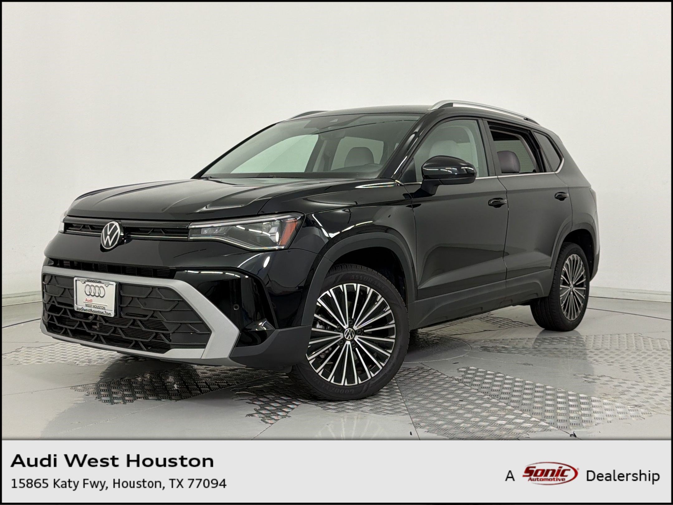Taos SE SUV