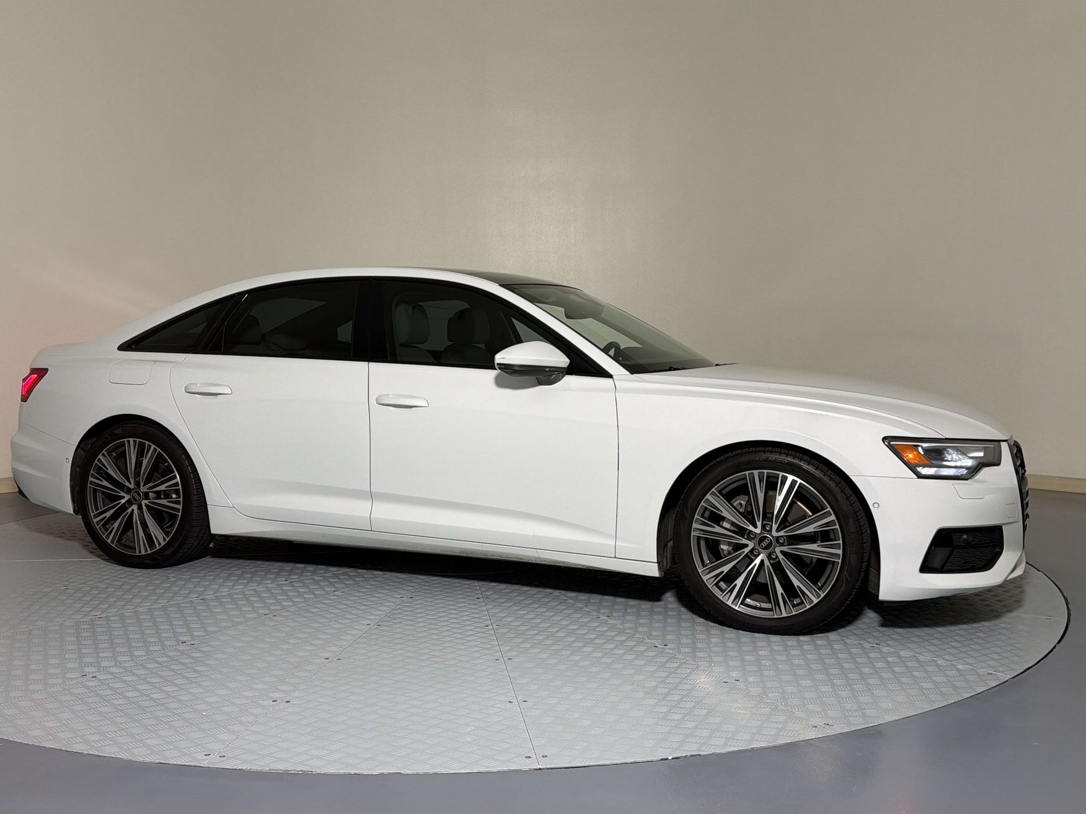A6 Sedan Premium Plus Sedan