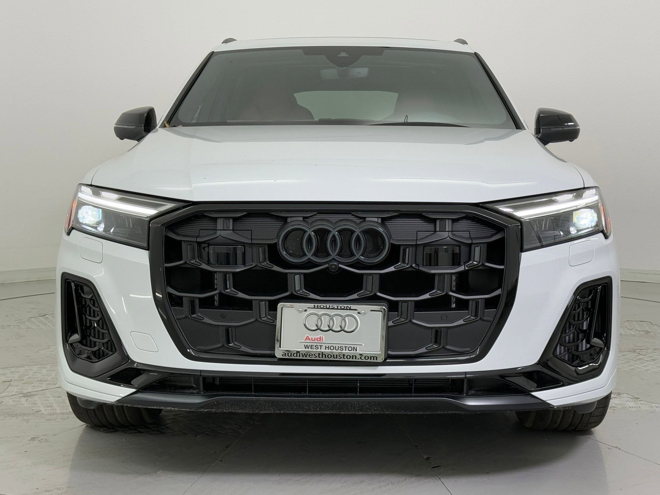 SQ7 Premium Plus SUV