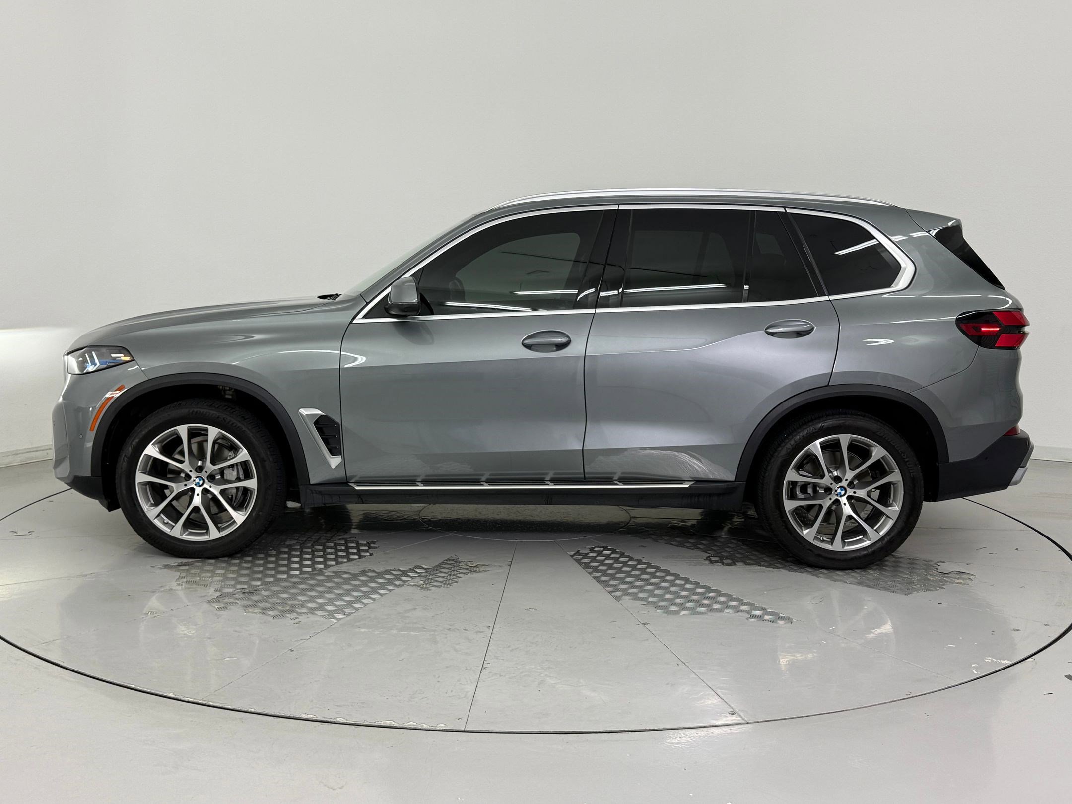 2024 Bmw X5 xDrive40i photo 2