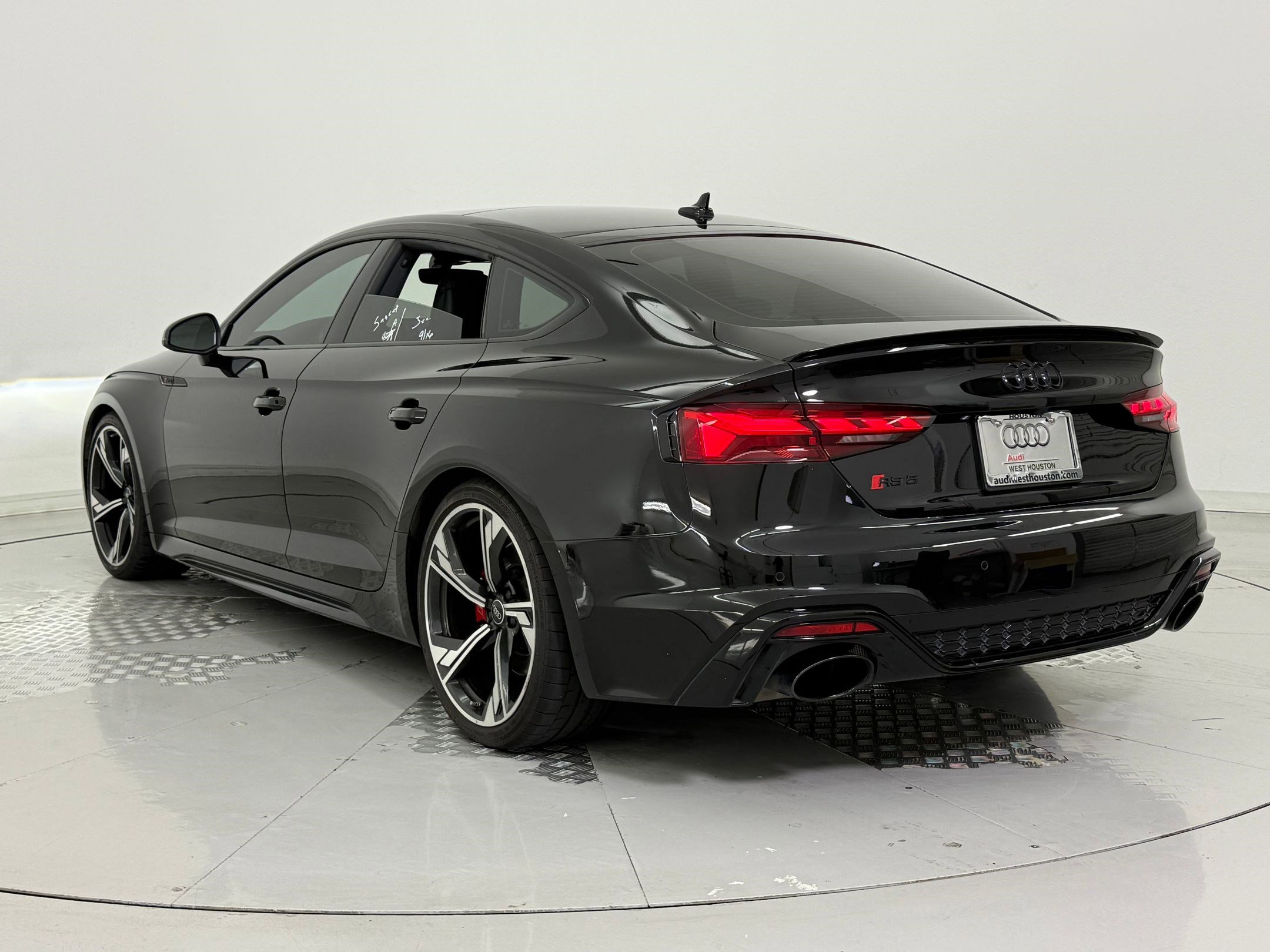 2022 Audi RS 5 photo 2