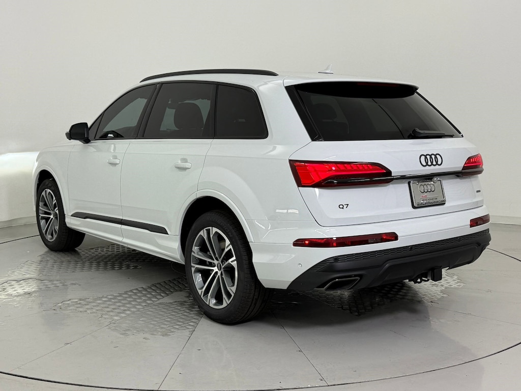 New 2026 Audi Q7 45 Premium SUV
