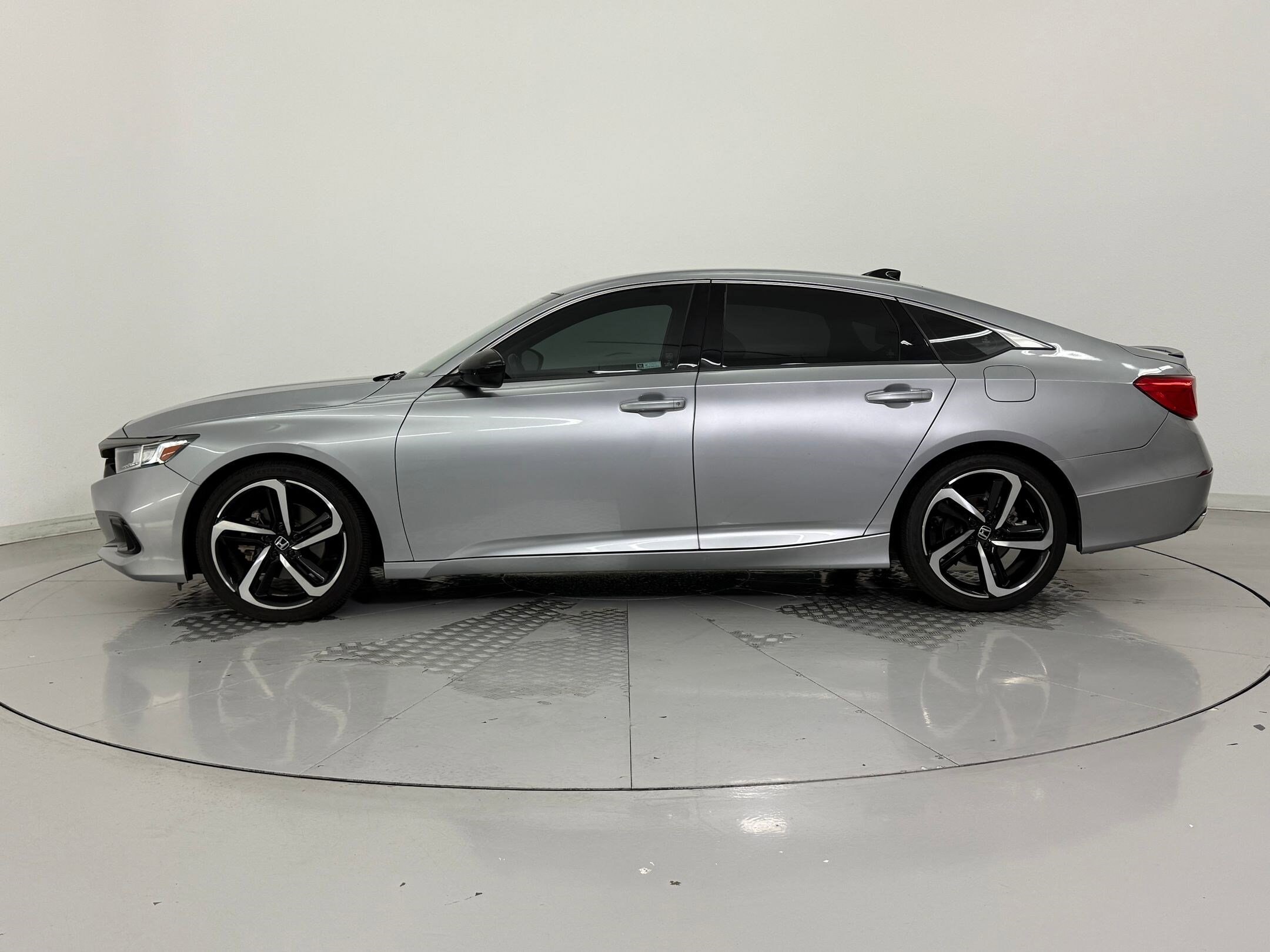 2021 Honda Accord Sport photo 2