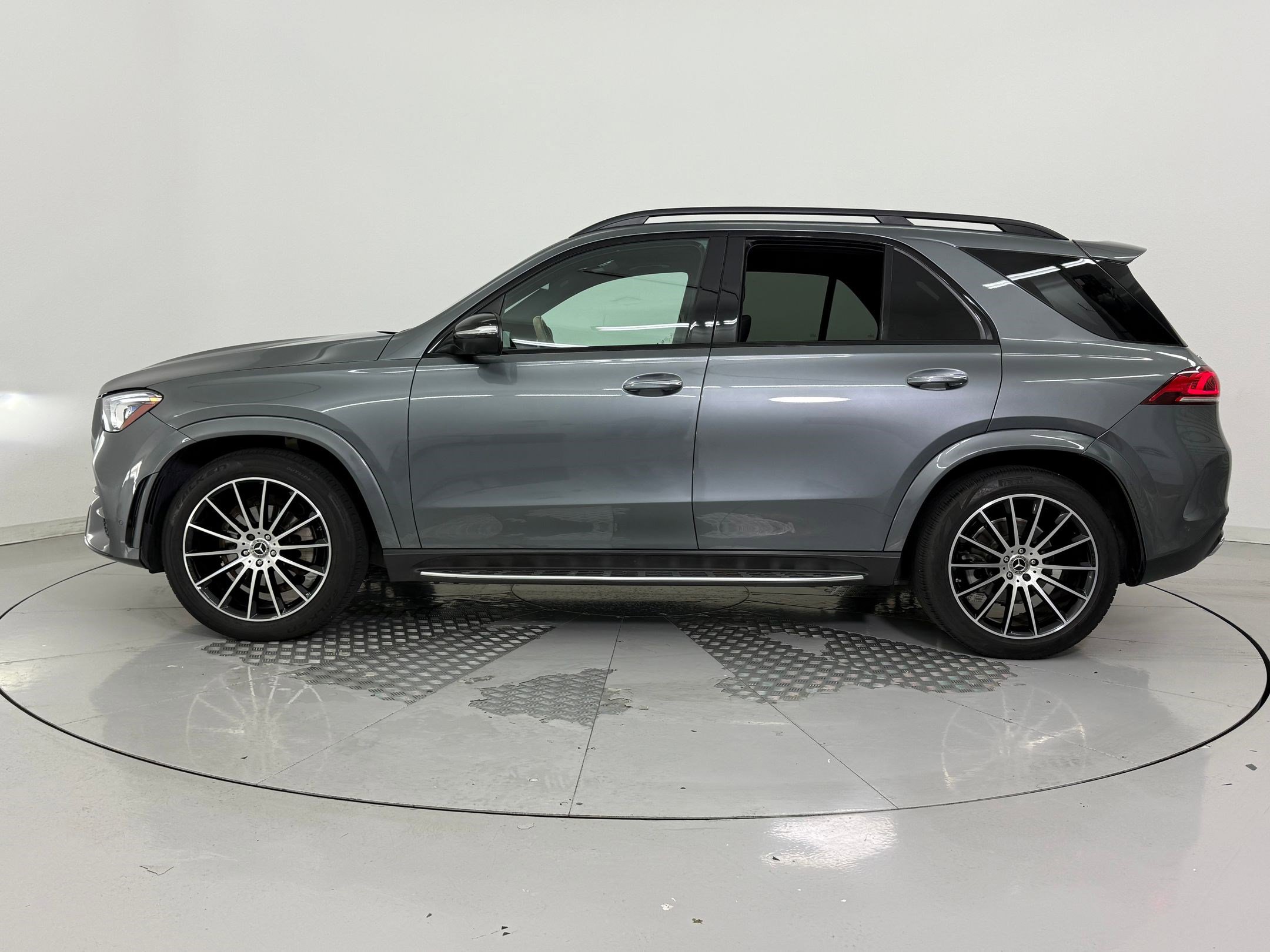 2022 Mercedes Benz GLE 350 photo 2
