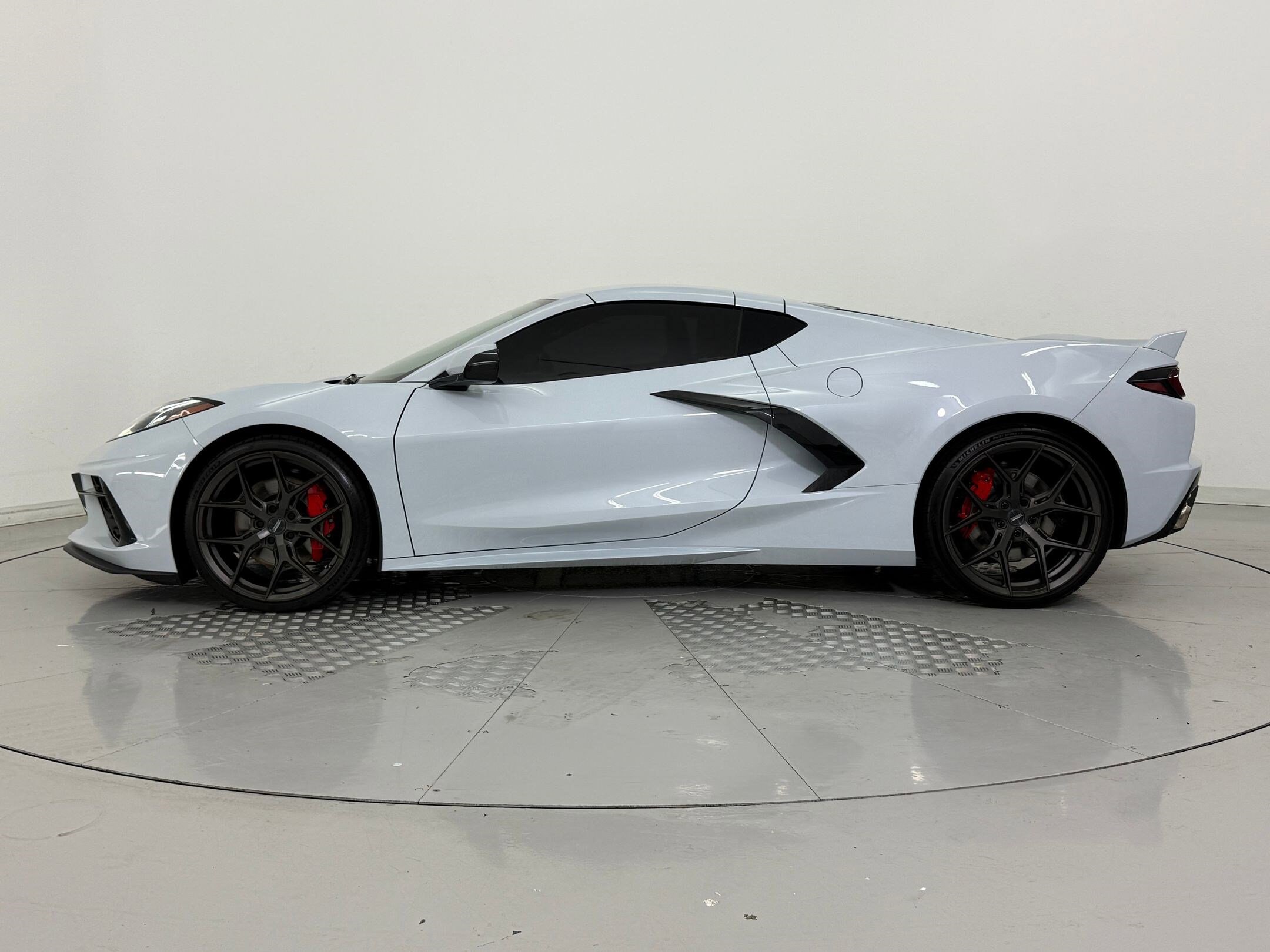 2023 Chevrolet Corvette 2LT photo 2