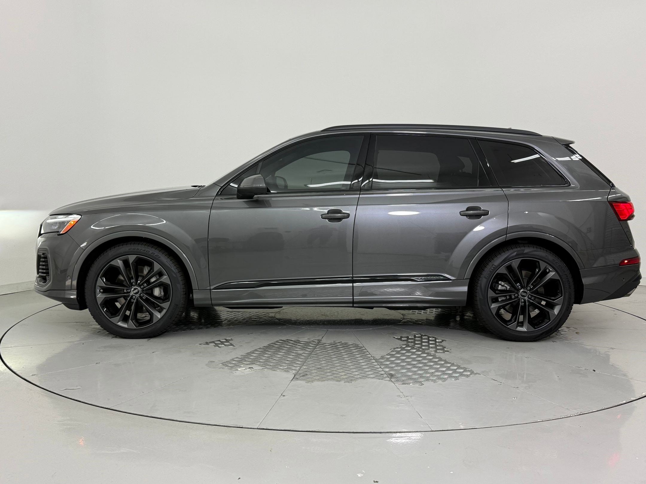 2026 Audi Q7 Premium Plus - Photo 2