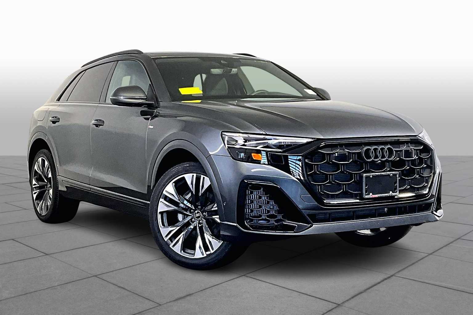 2025 Audi Q8 55 Premium Plus photo 2