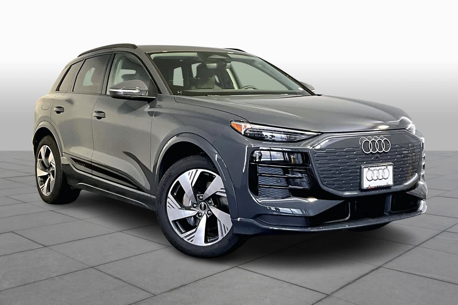 2025 Audi Q6 E-tron Premium Plus photo 2