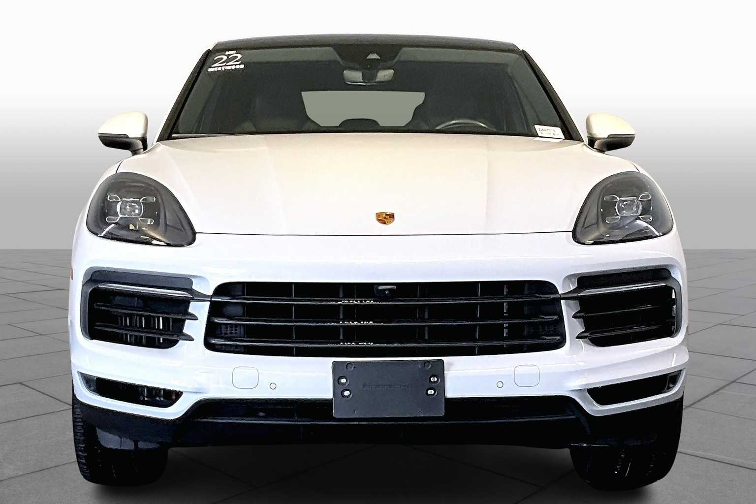 2022 Porsche Cayenne Coupe photo 3