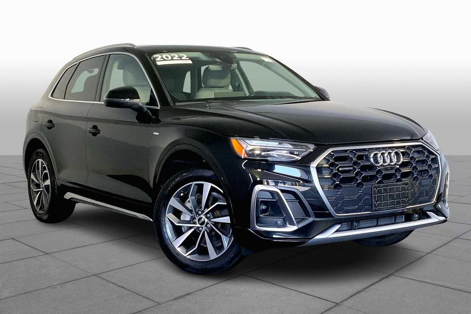 2022 Audi Q5 45 S line Premium Plus photo 2