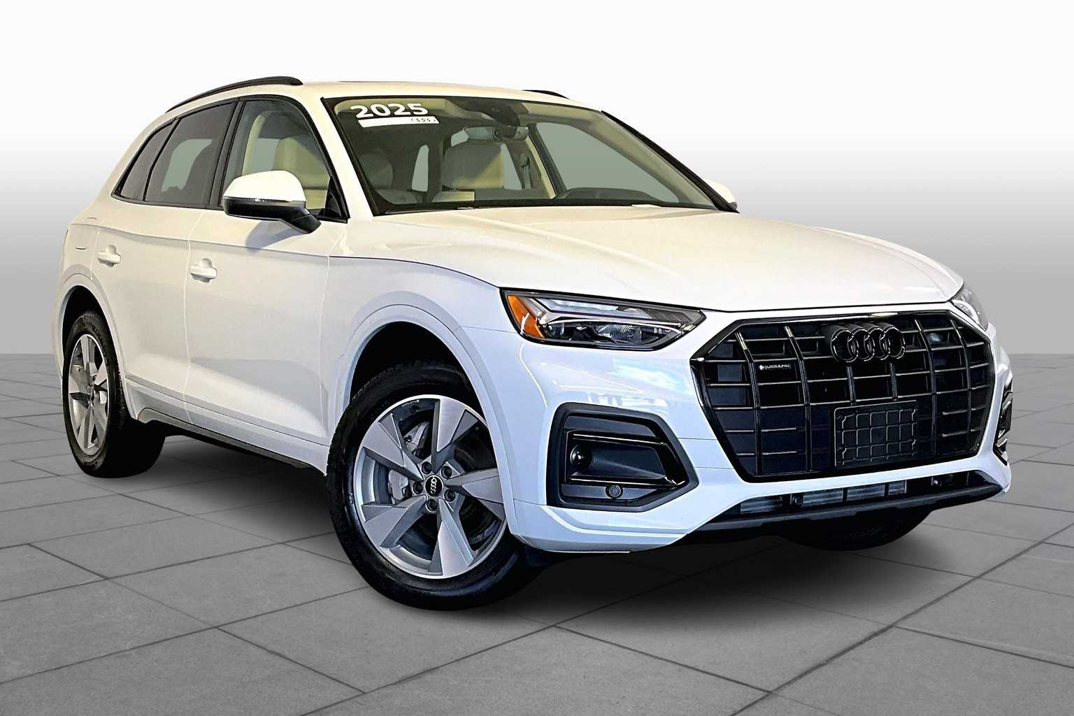 2025 Audi Q5 40 Premium photo 2
