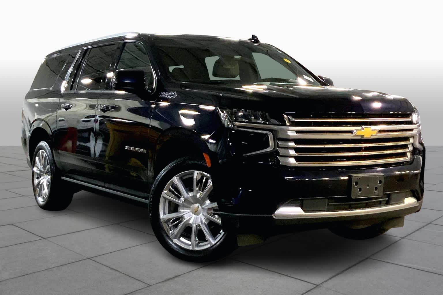 2023 Chevrolet Suburban High Country photo 2