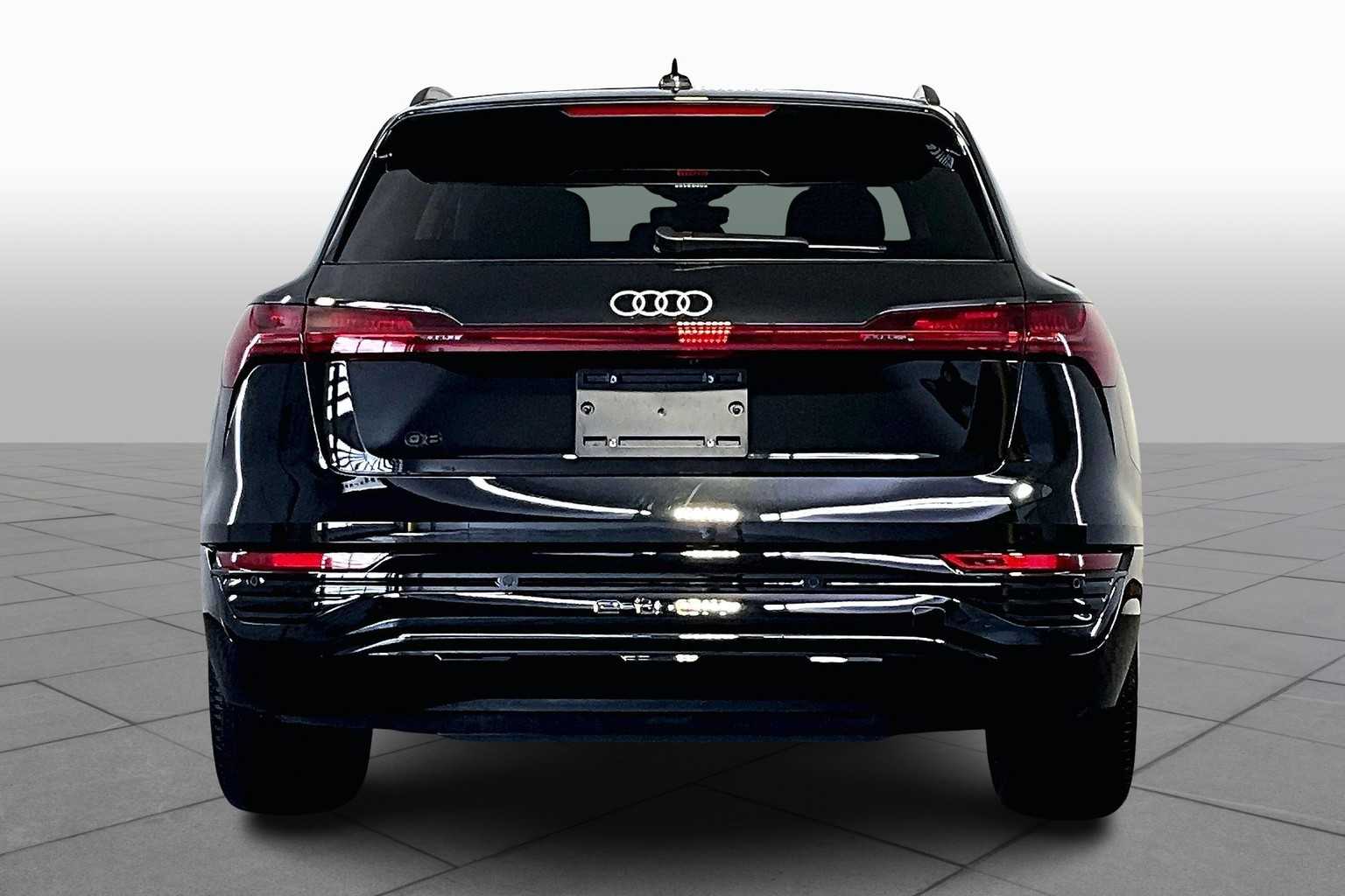 2024 Audi Q8 E-tron Premium Plus photo 4