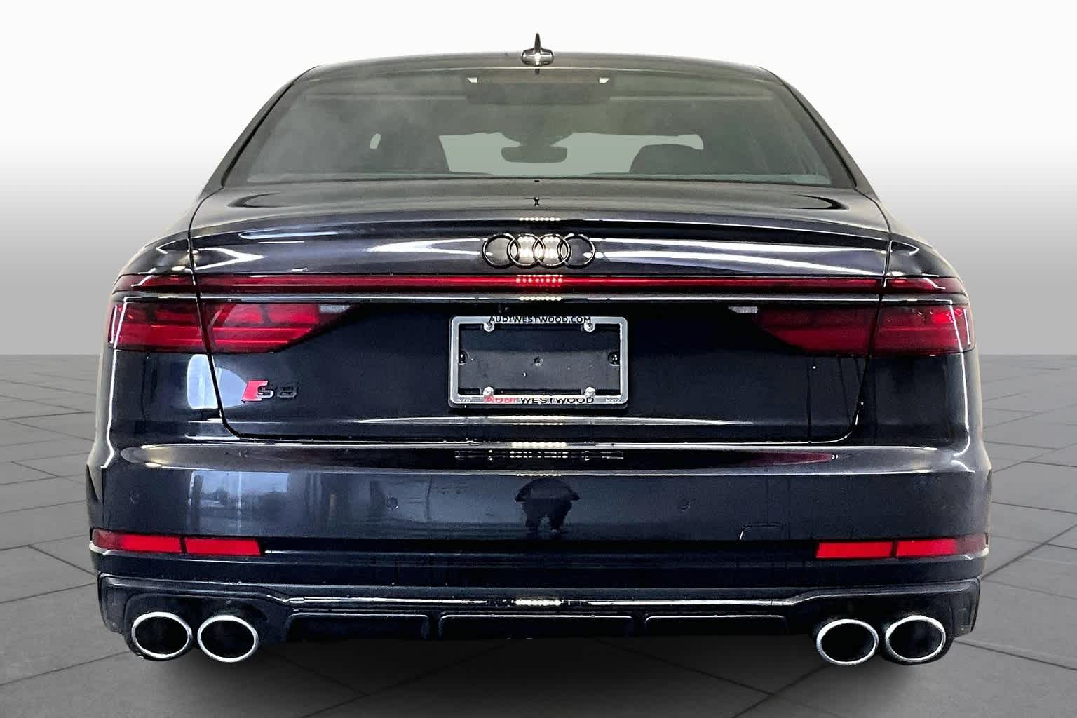 2025 Audi S8 4.0T photo 4