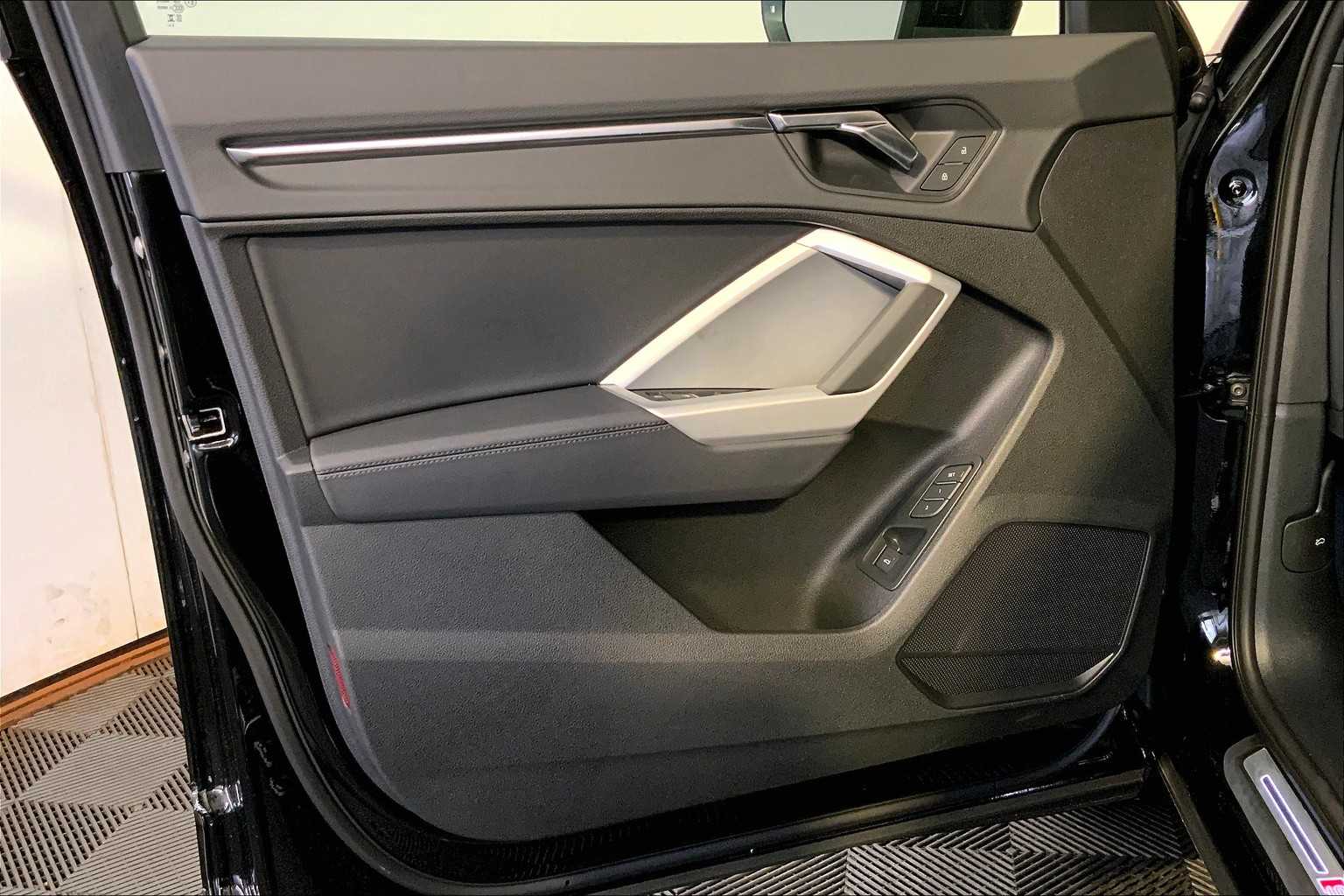 2025 Audi Q3 S Line Premium - Photo 10