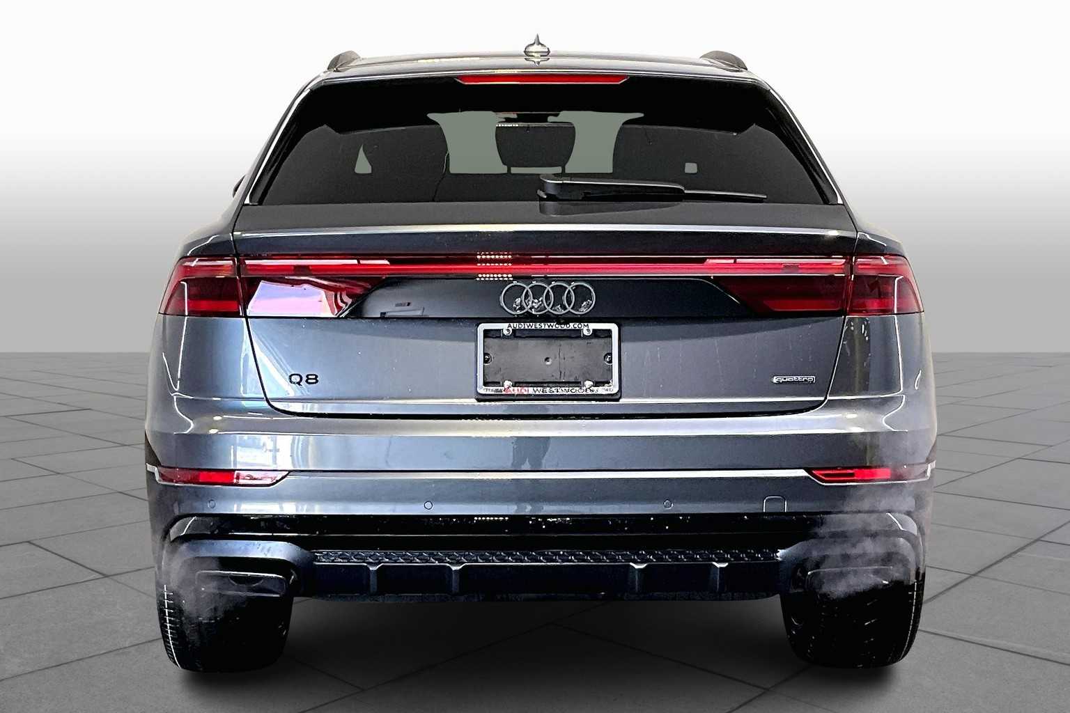 2025 Audi Q8 55 Premium Plus photo 4