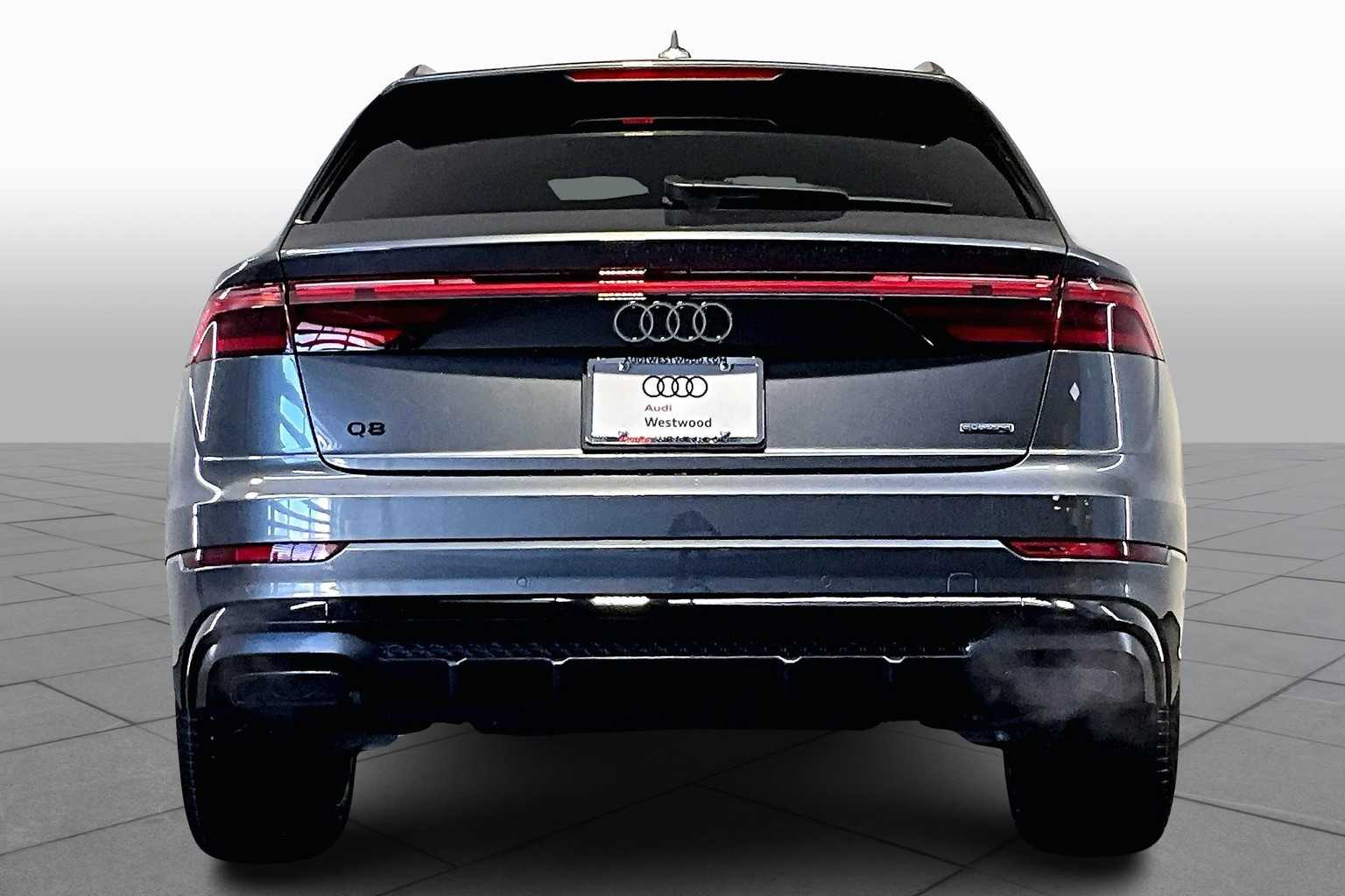 2025 Audi Q8 55 Premium Plus photo 4