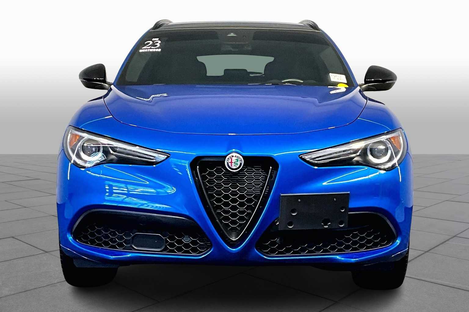 2023 Alfa Romeo Stelvio Ti photo 3