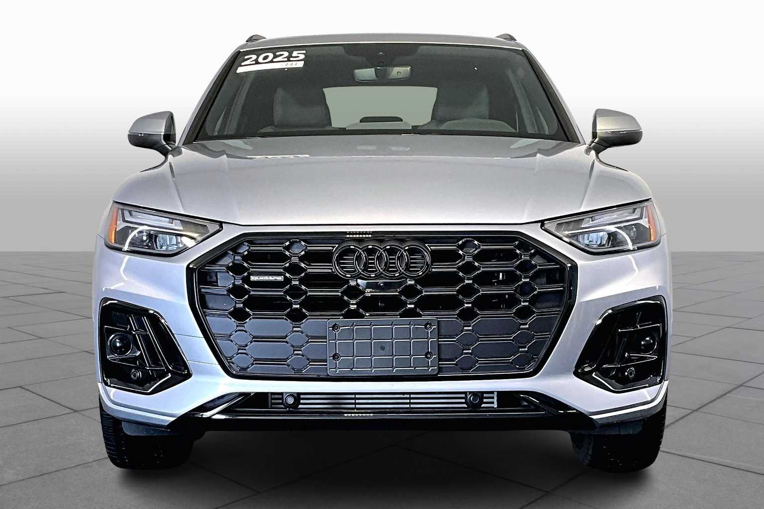 2025 Audi Q5 45 S line Premium Plus photo 3