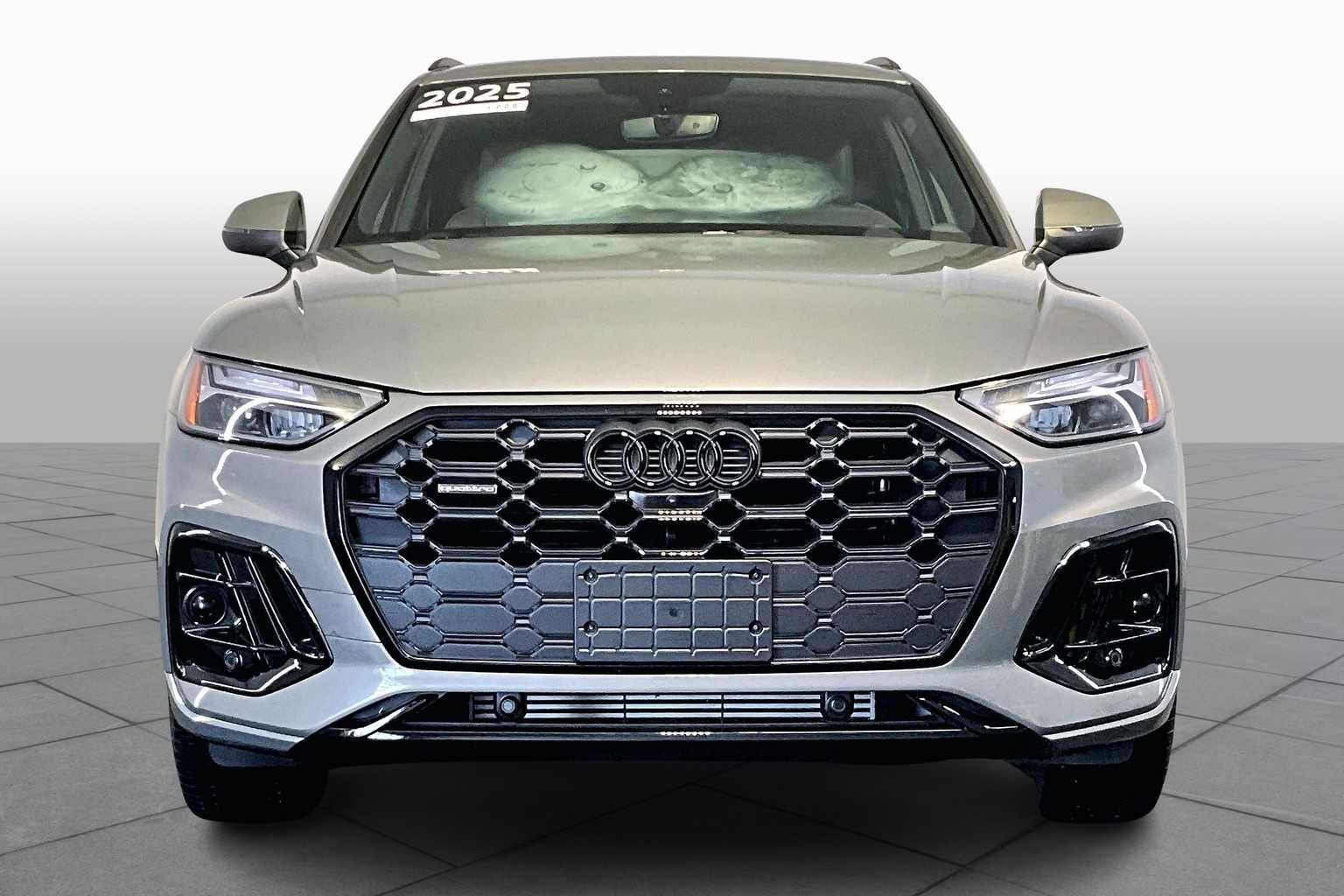 2025 Audi Q5 45 S line Premium Plus photo 3