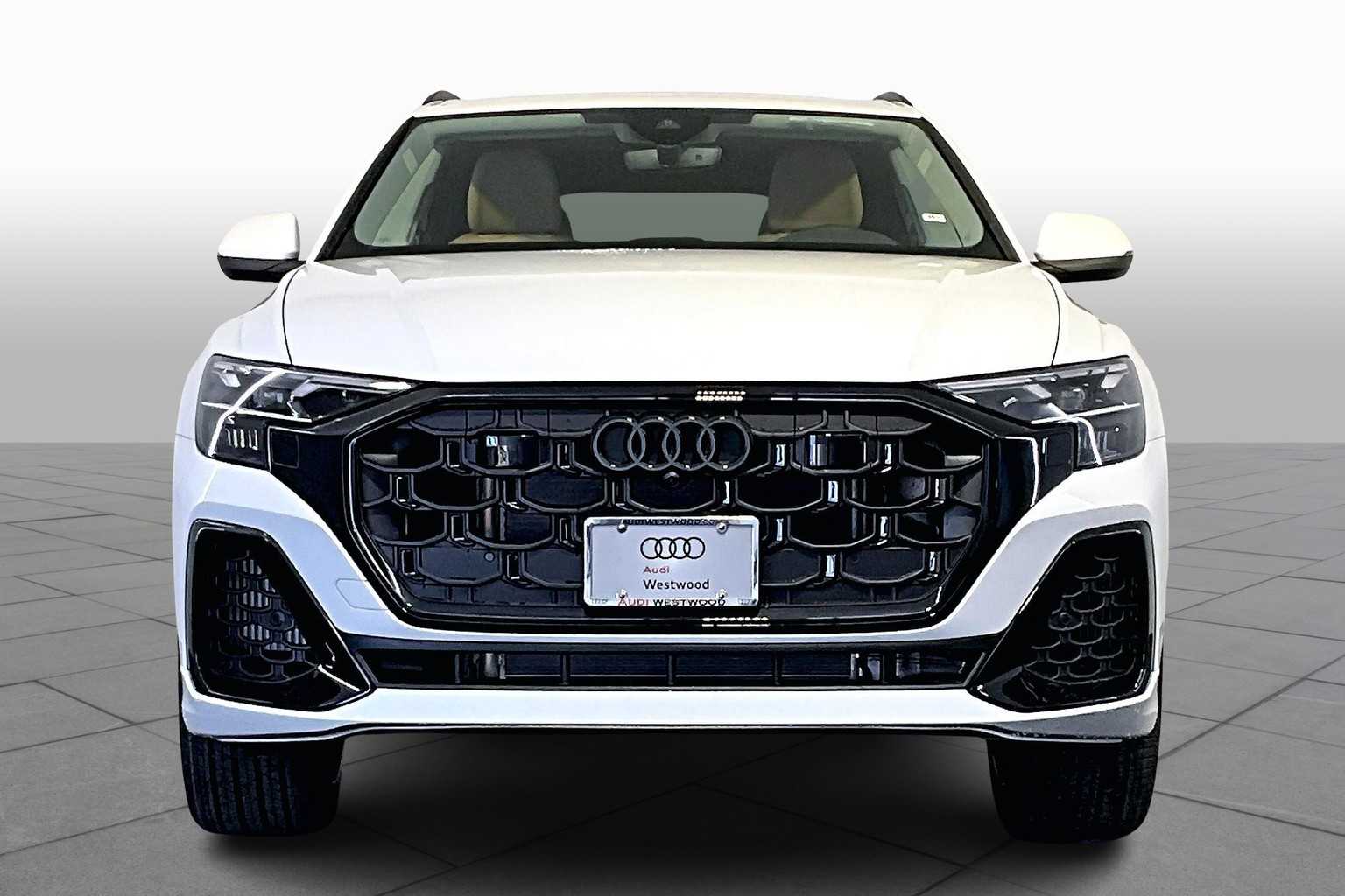 2025 Audi Q8 55 Premium Plus photo 3