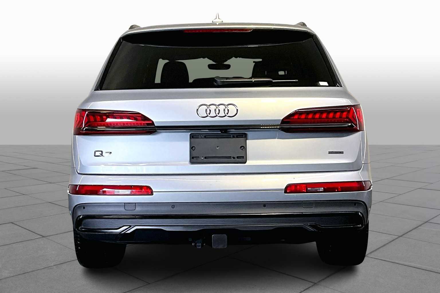 2023 Audi Q7 55 Premium Plus photo 4