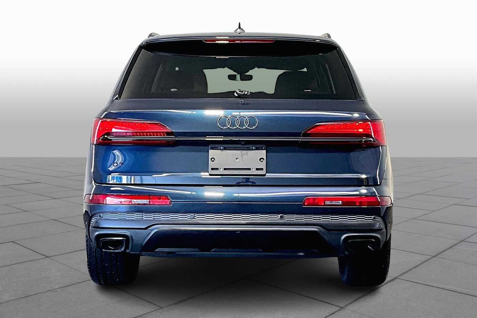 2025 Audi Q7 45 Premium Plus photo 4