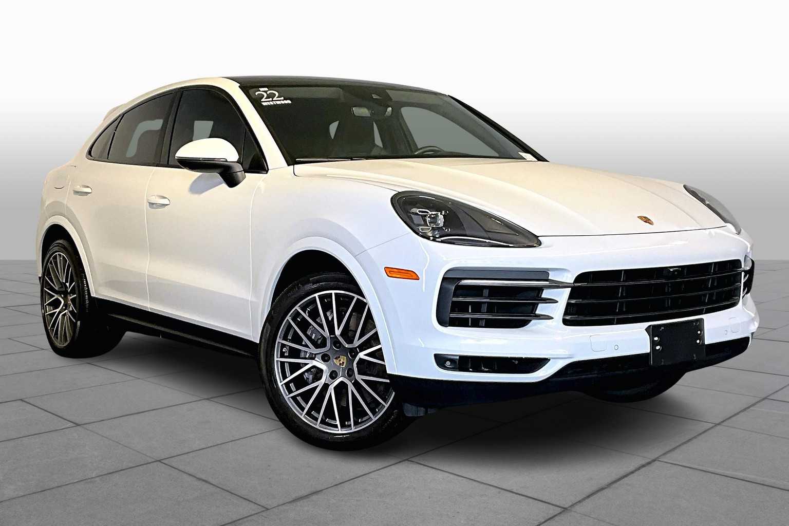 2022 Porsche Cayenne Coupe photo 2