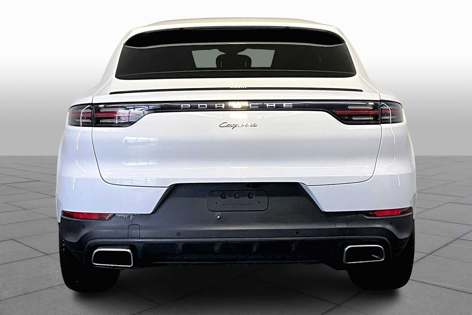 2022 Porsche Cayenne Coupe photo 4