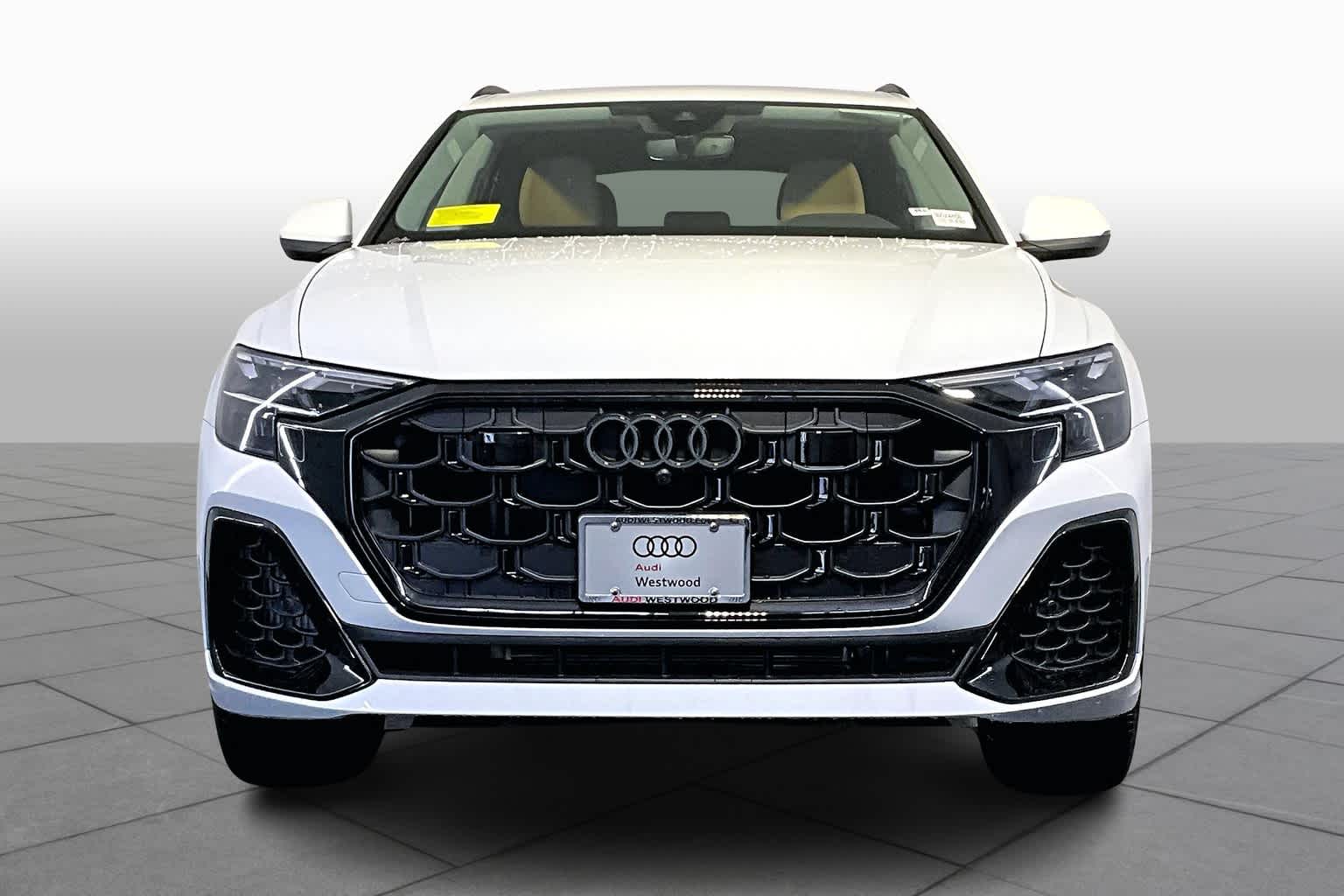 2025 Audi Q8 55 Premium Plus photo 3