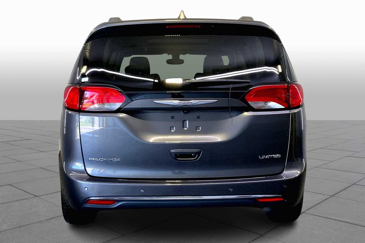 2019 Chrysler Pacifica Limited photo 4