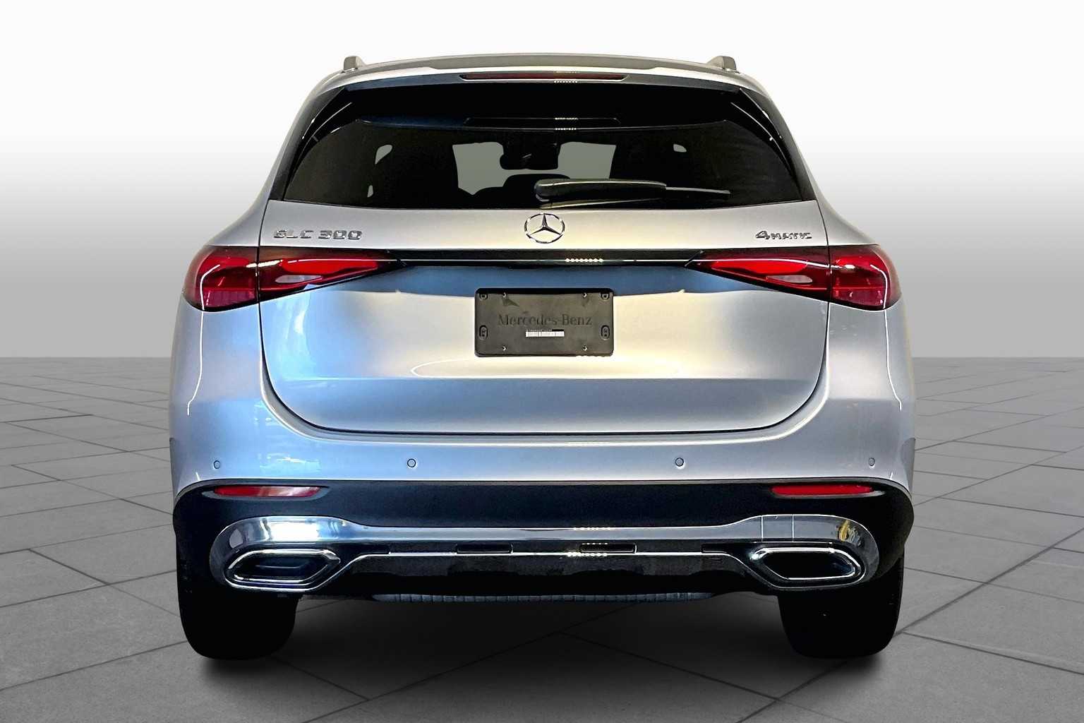 2024 Mercedes Benz GLC 300 4MATIC photo 4