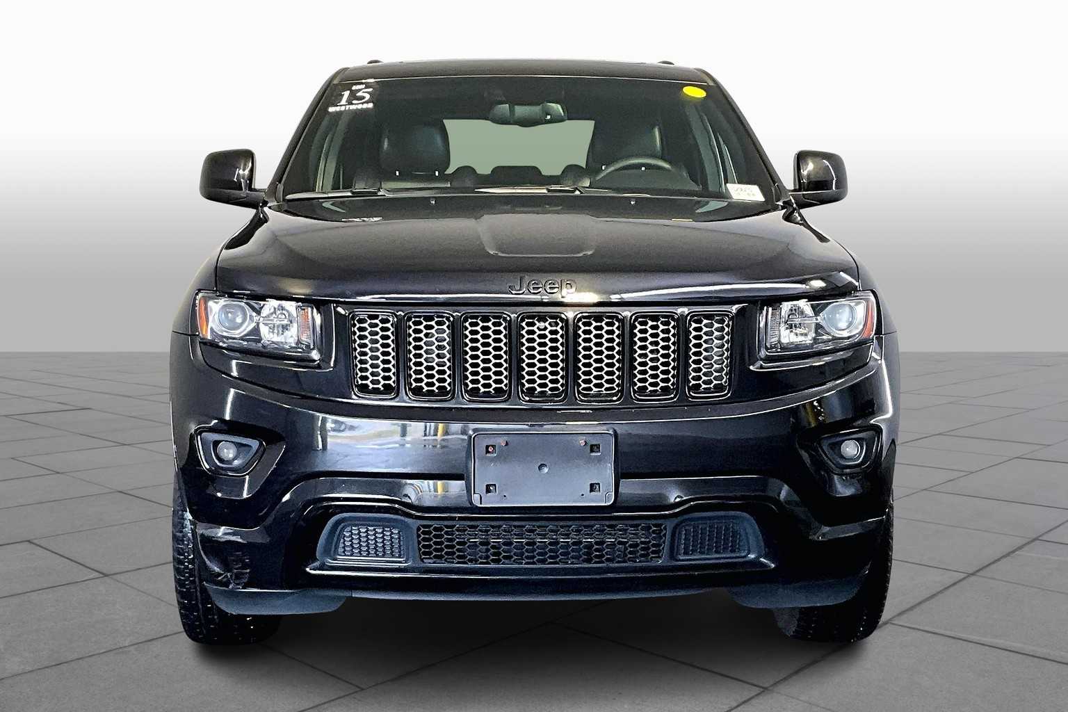 2015 Jeep Grand Cherokee Altitude photo 3