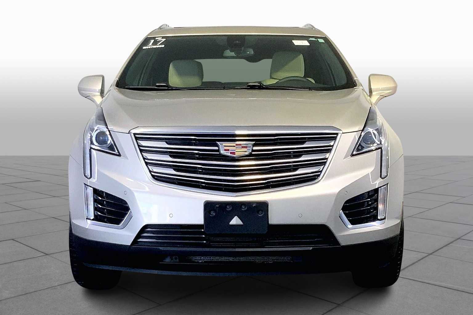2017 Cadillac XT5 Luxury photo 3