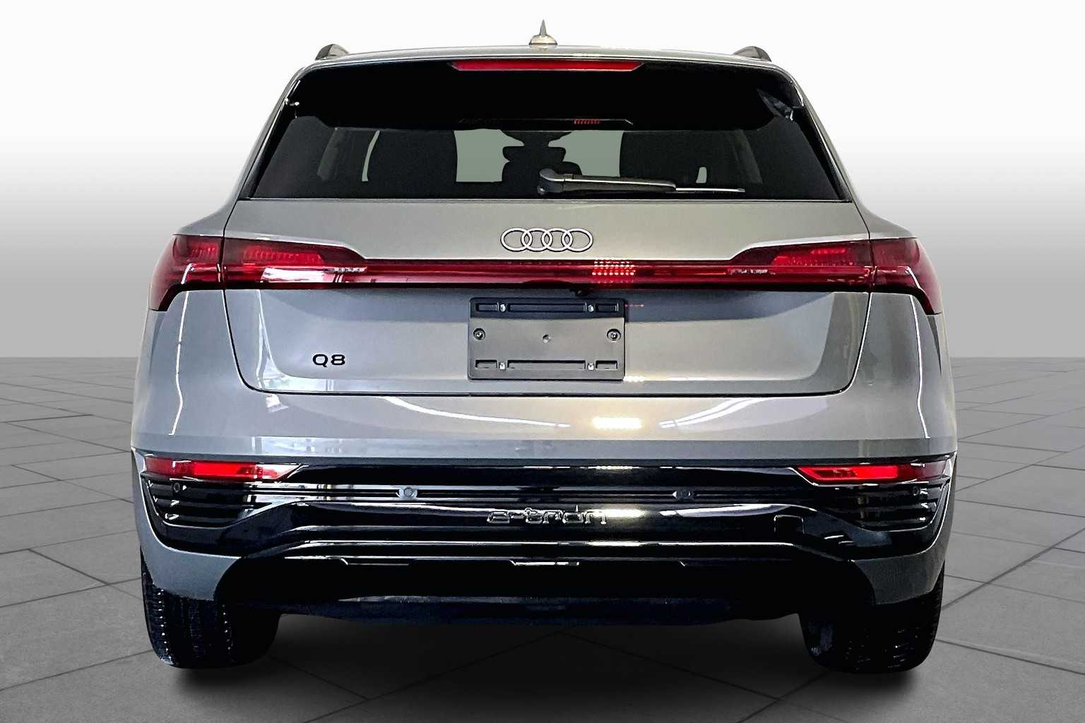 2024 Audi Q8 E-tron Premium Plus photo 4