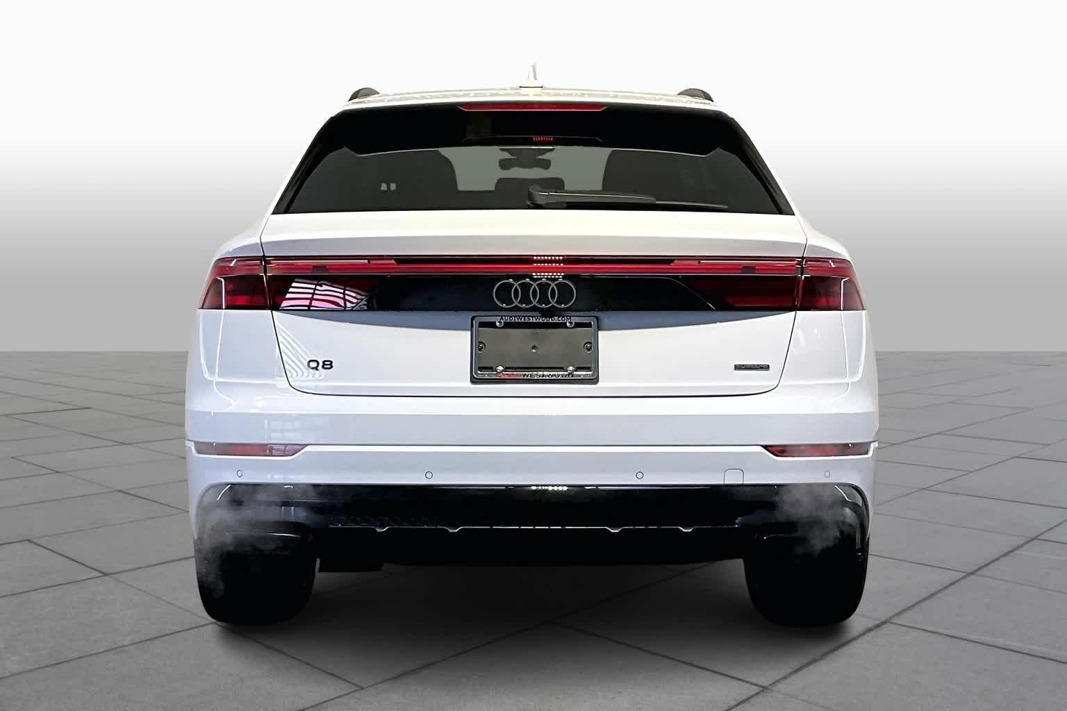 2025 Audi Q8 55 Premium Plus photo 4
