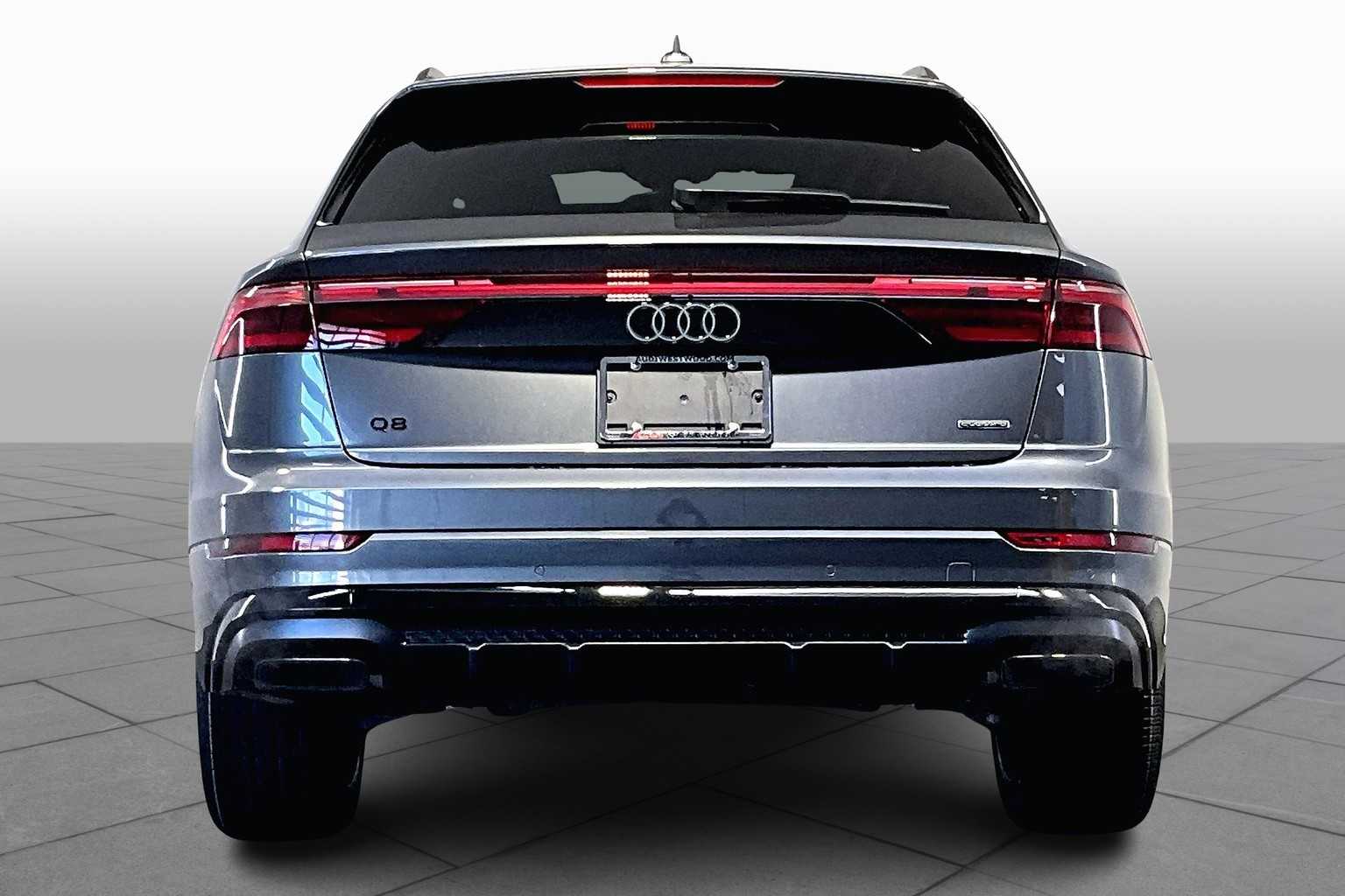 2025 Audi Q8 55 Premium Plus photo 4