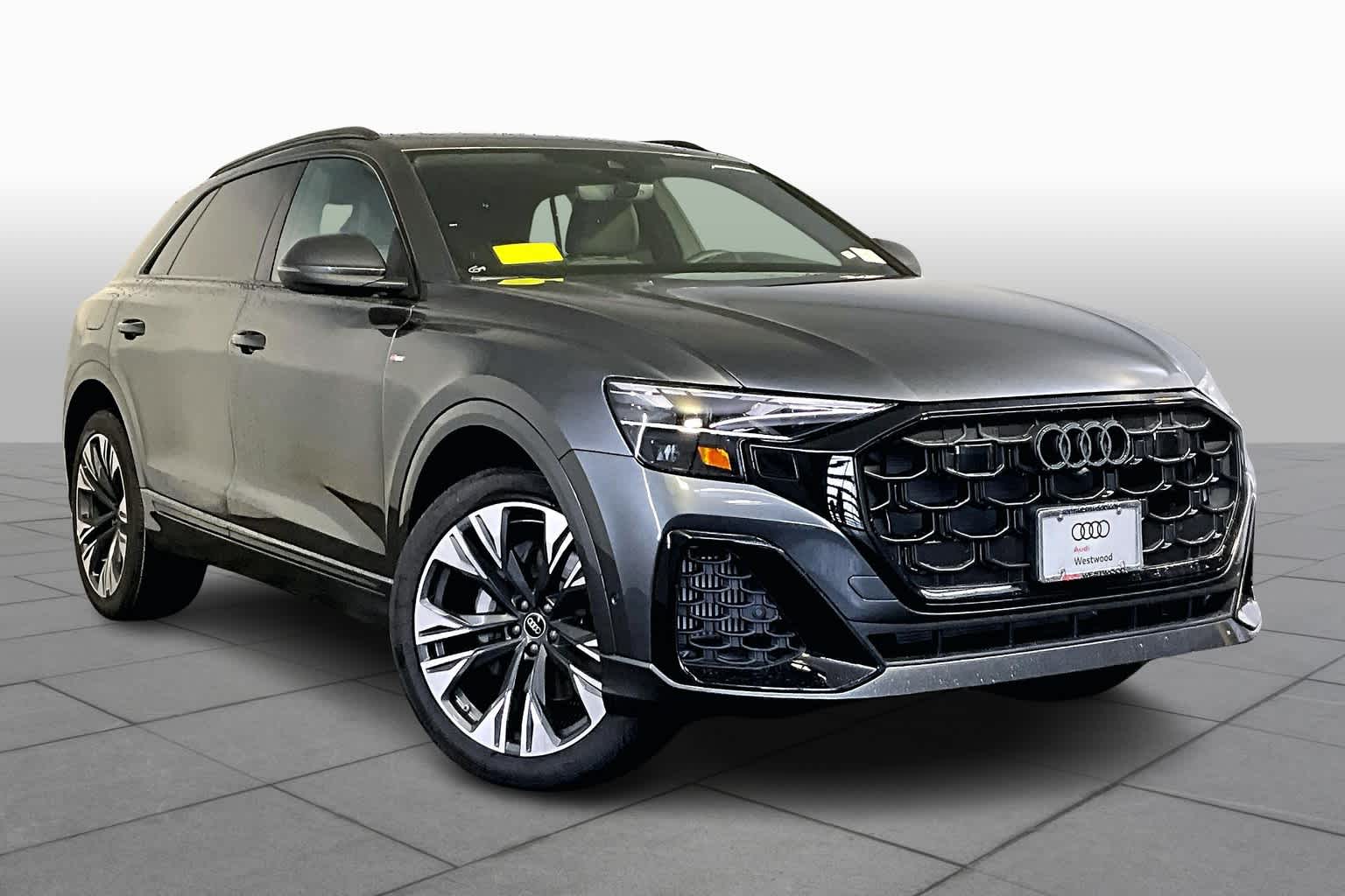 2025 Audi Q8 55 Premium Plus photo 2