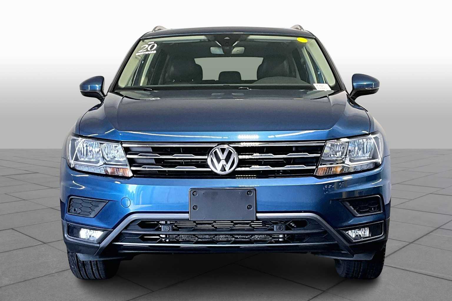 2020 Volkswagen Tiguan SEL photo 3