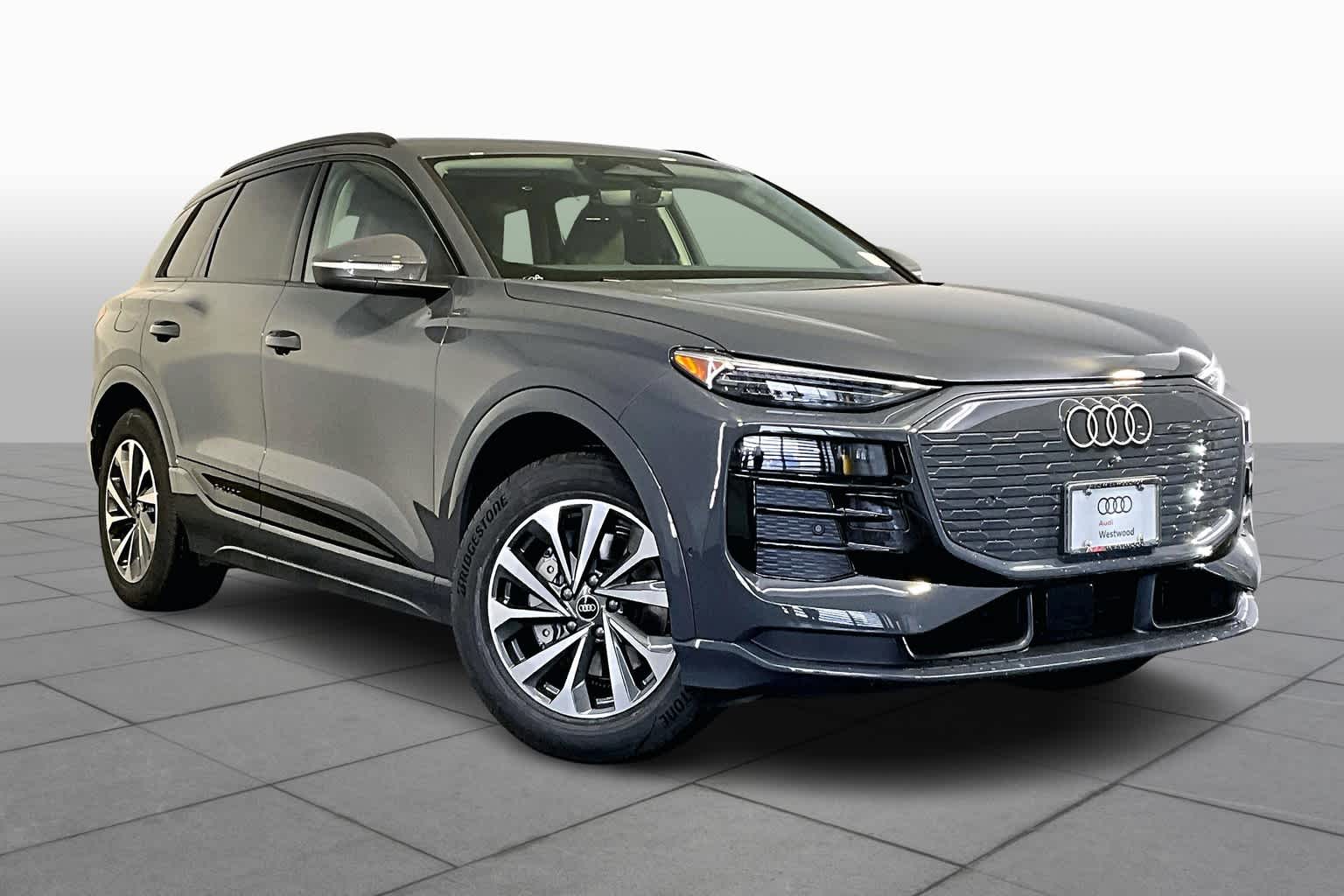 2025 Audi Q6 E-tron Premium Plus photo 2
