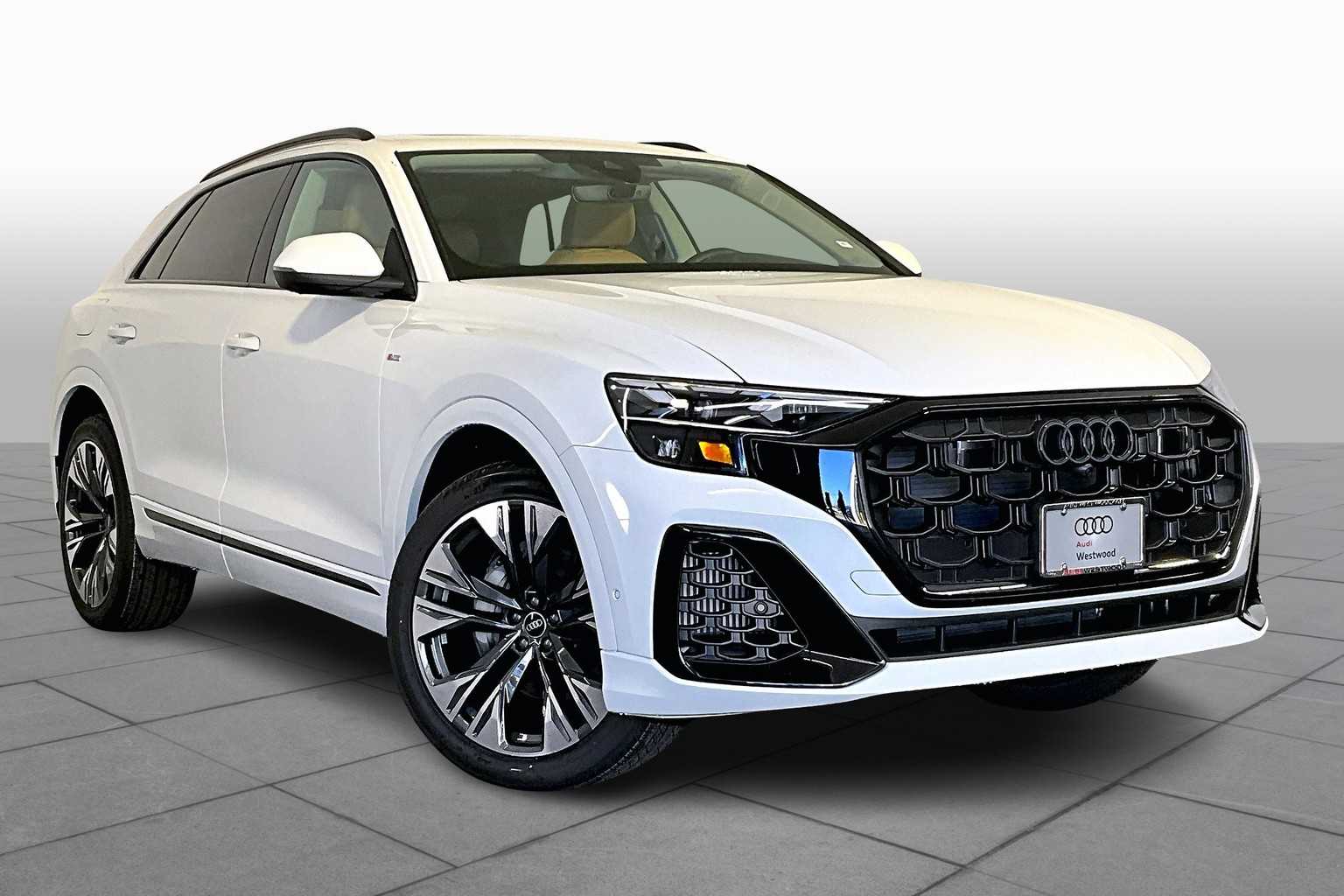 2025 Audi Q8 55 Premium Plus photo 2