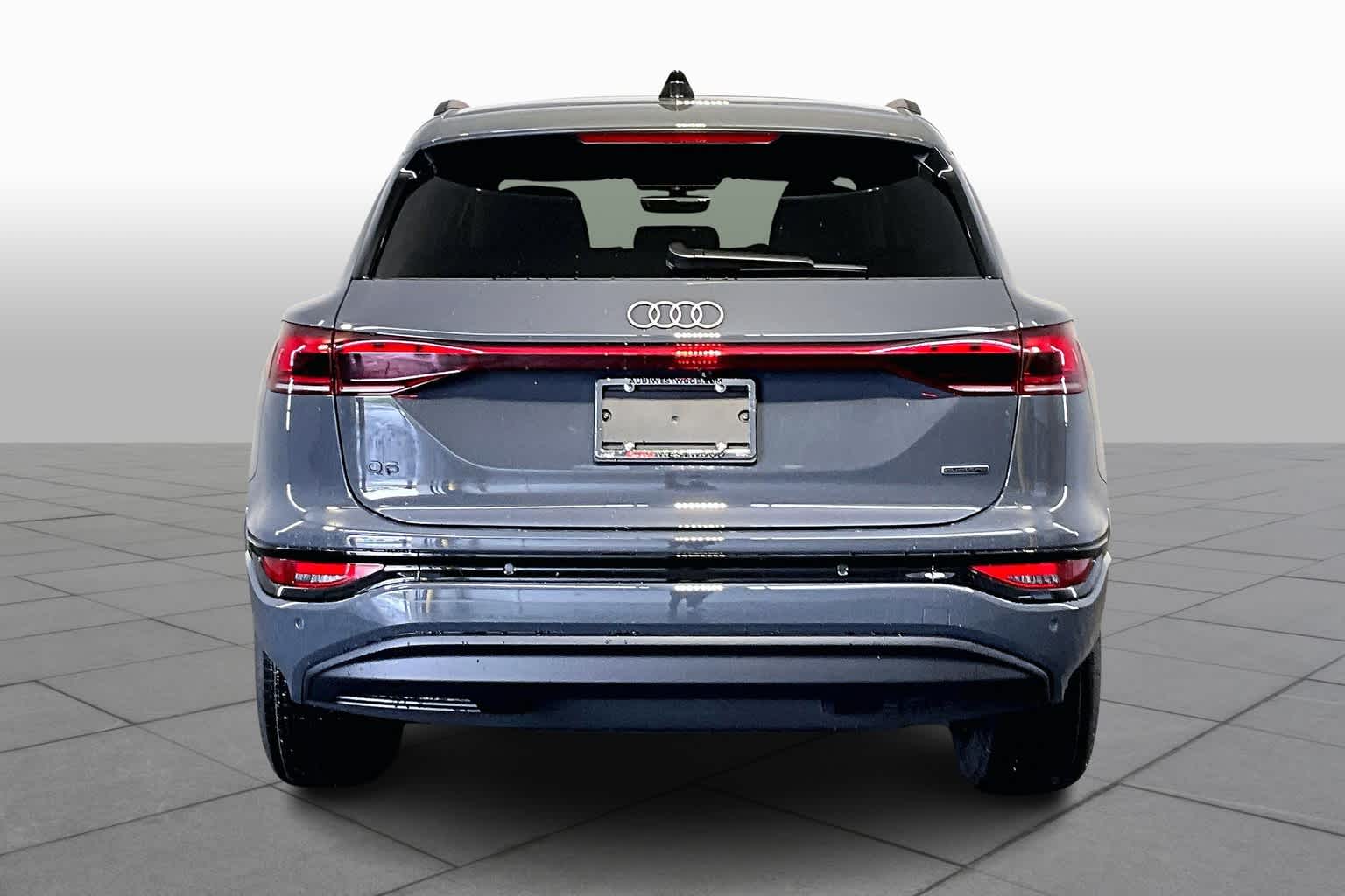2025 Audi Q6 E-tron Premium Plus photo 4