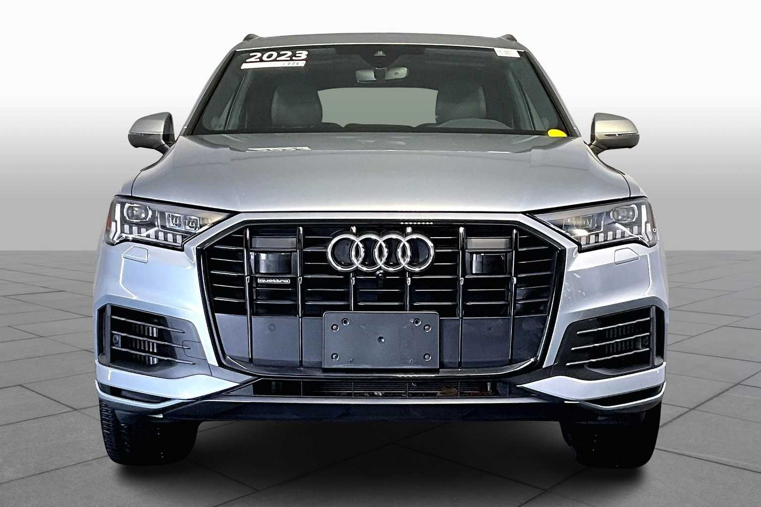 2023 Audi Q7 55 Premium Plus photo 3