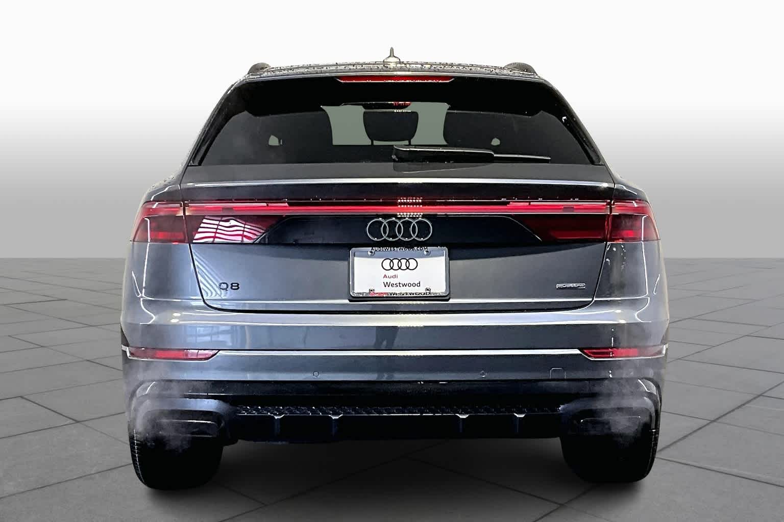2025 Audi Q8 55 Premium Plus photo 4