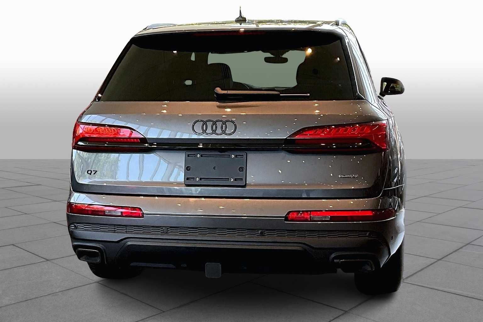 2025 Audi Q7 55 Premium Plus photo 4