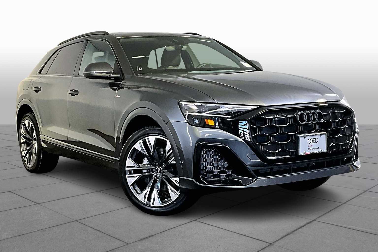 2025 Audi Q8 55 Premium Plus photo 2
