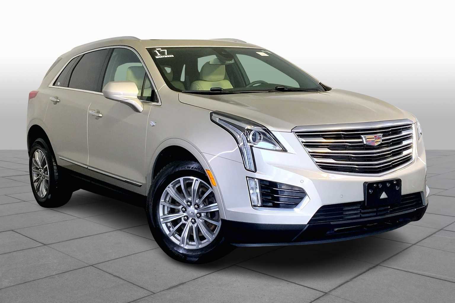 2017 Cadillac XT5 Luxury photo 2