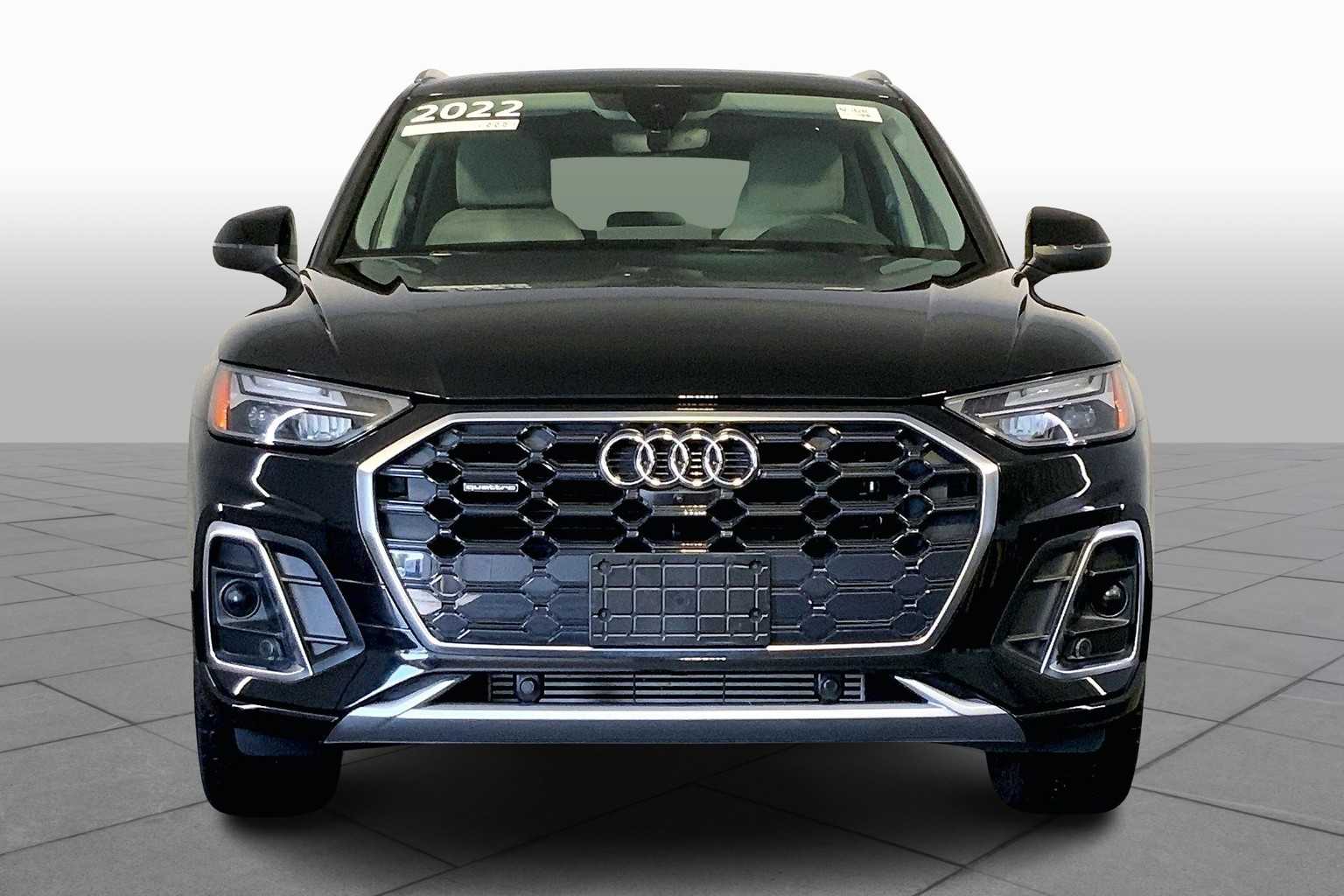 2022 Audi Q5 45 S line Premium Plus photo 3